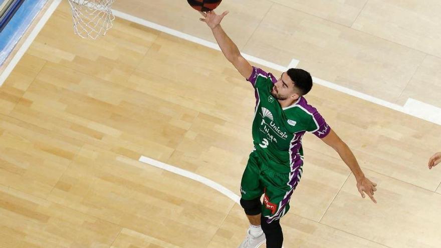 Jaime Fernández, soltando una «bombita», podrá jugar en Andorra.