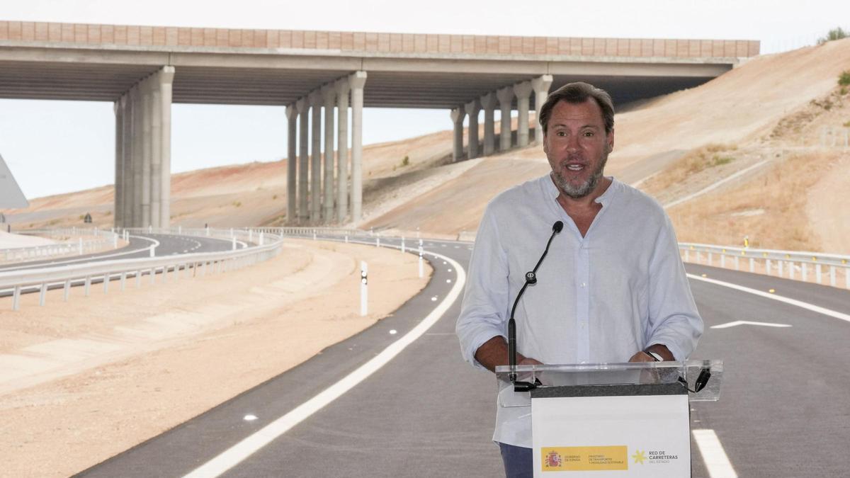 Puente defiende que Pedro Sánchez «es el mejor líder que el PSOE puede tener»