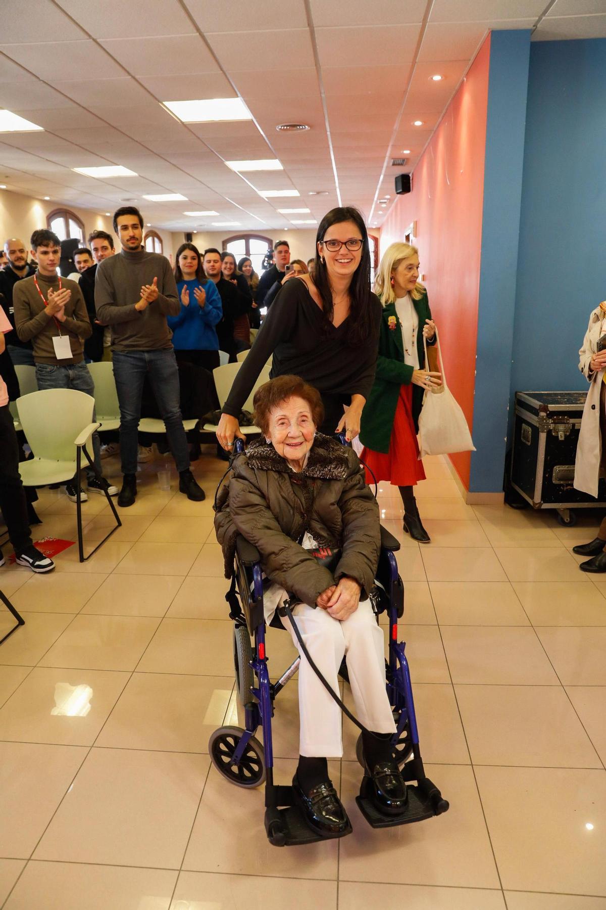 Maricuela, la histórica socialista, homenajeada en Avilés