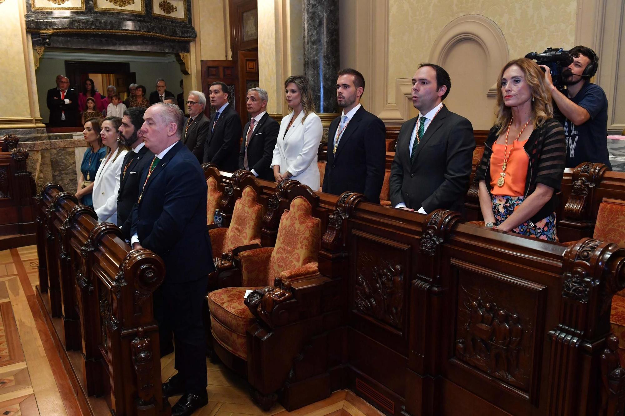 Investidura Inés Rey: La alcaldesa de A Coruña jura su cargo por ...