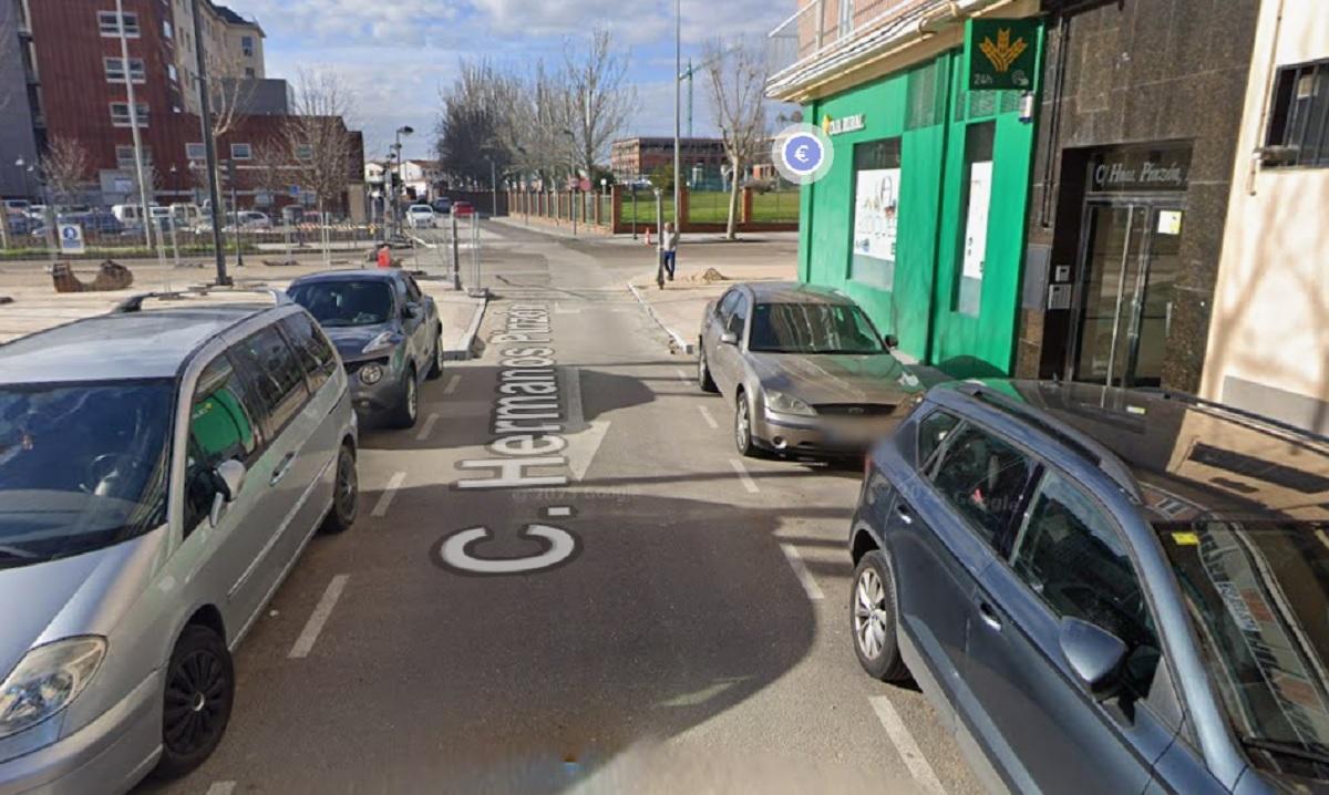 Calle Hermanos Pinzón, en Los Bloques, donde ha ocurrido el atropello este 3 de marzo de 2026 en Zamora.