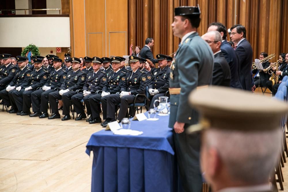 Entrega de medallas a Los Santos Ángeles Custodios en Oviedo