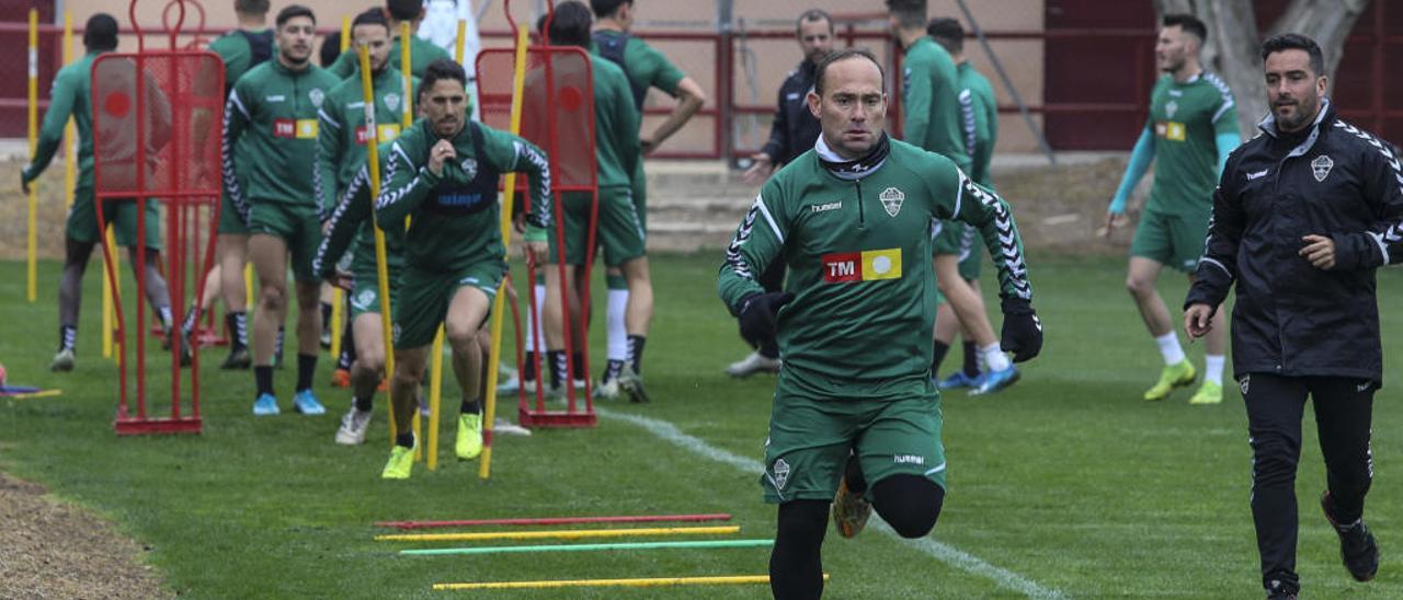 El Elche comienza el último esprint en la lucha por el sueño de alcanzar la promoción de ascenso a Primera División.