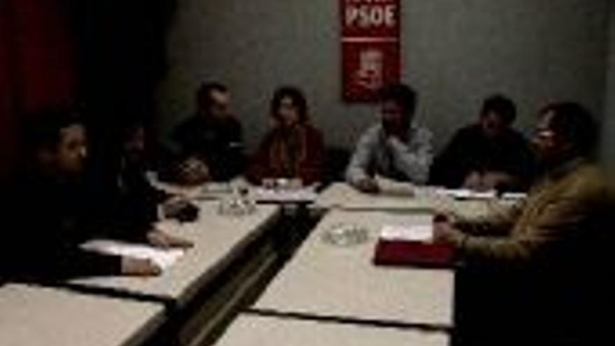 El PSOE perfila su campaña electoral