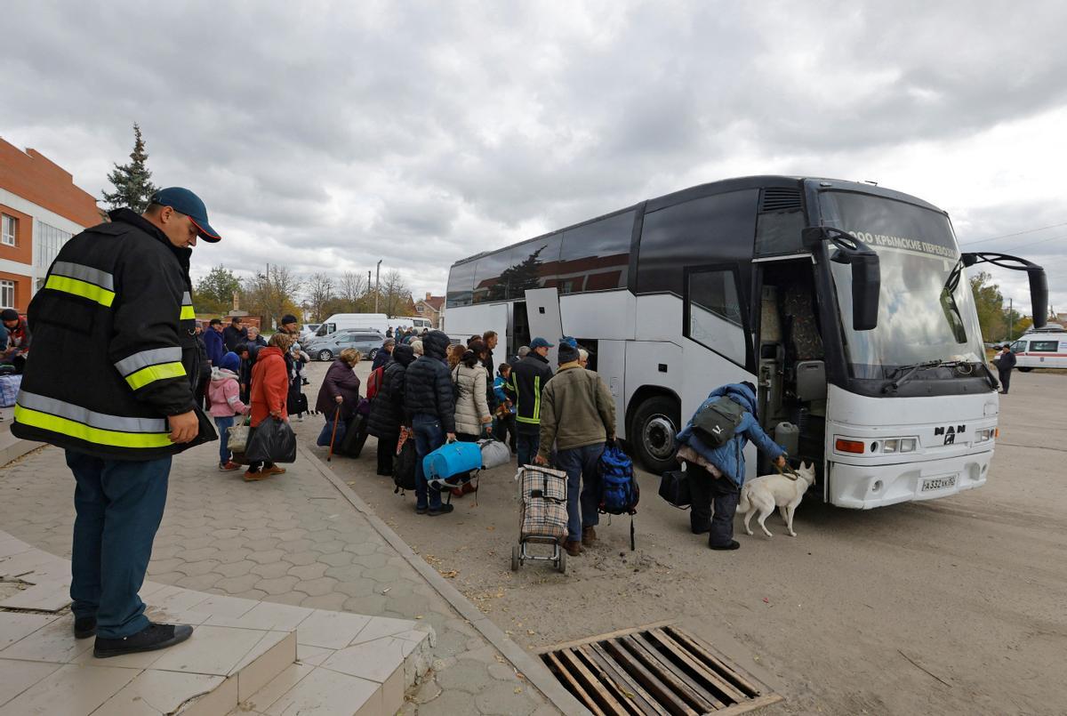 Evacuación de civiles de la ciudad ucraniana de Jersón