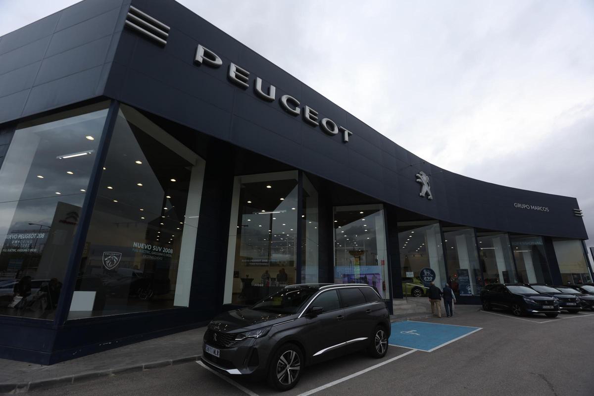 El nuevo Peugeot E-3008 hace parada en Alicante de la mano de Peugeot Marcos Automoción.