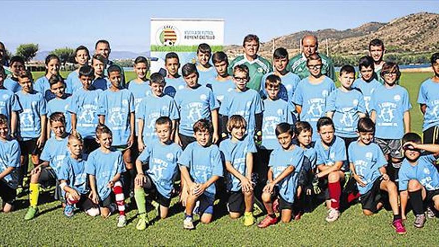 Formación para niños a base de goles