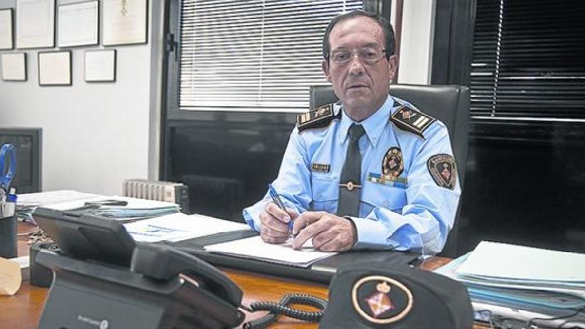 El intendente Evelio Vázquez en su despacho de la prefectura de la Guardia Urbana, en octubre del 2011.