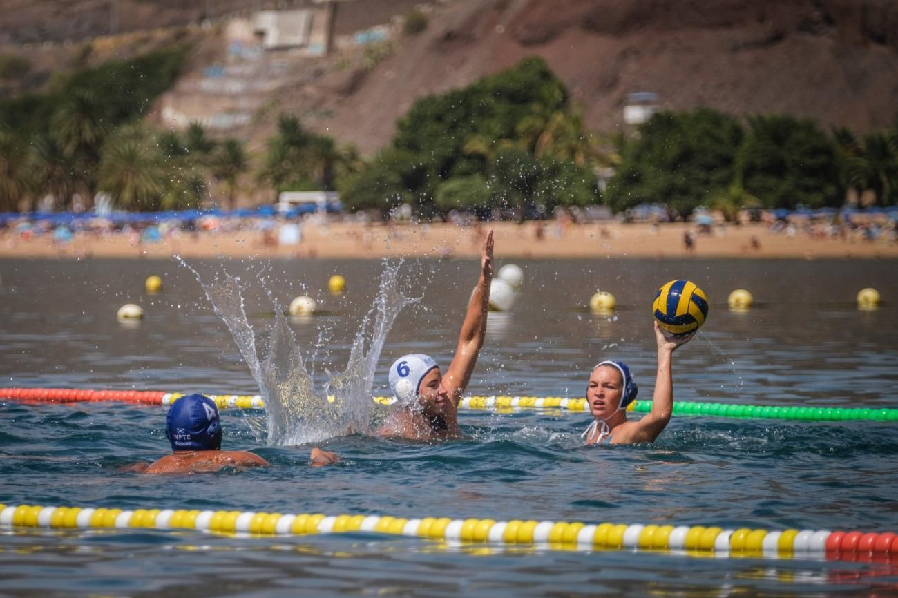 Nuevo campo de waterpolo en la playa de Las Teresitas