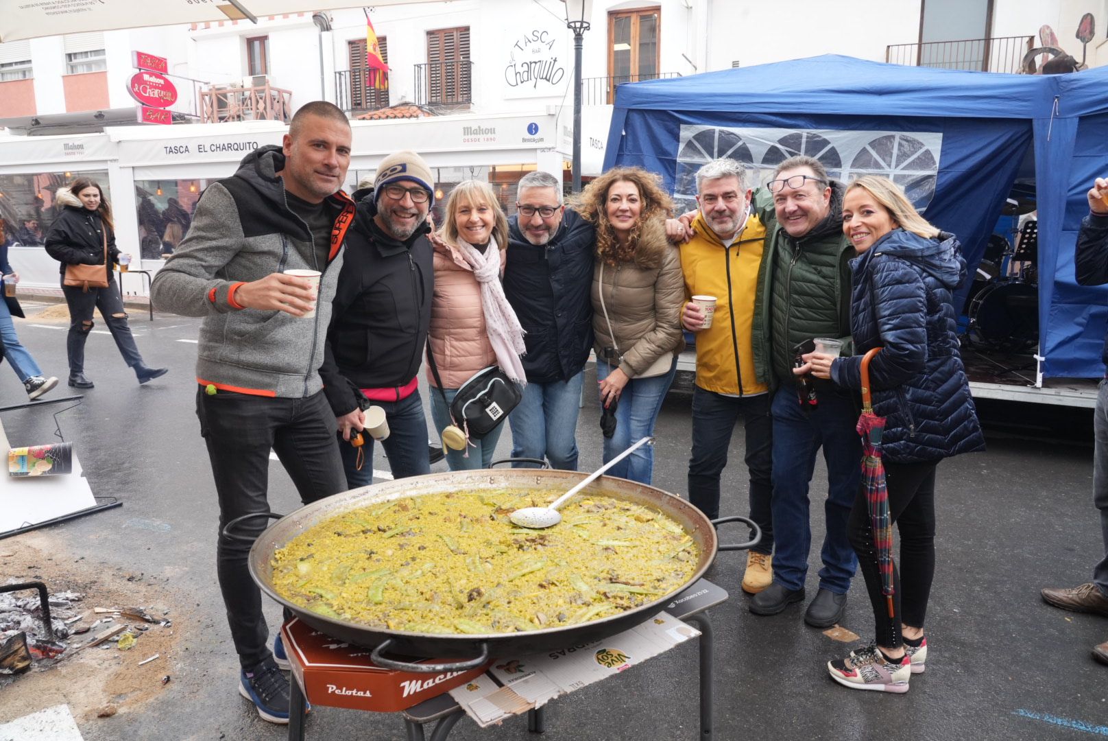 Lluvia en las paellas de Benicàssim