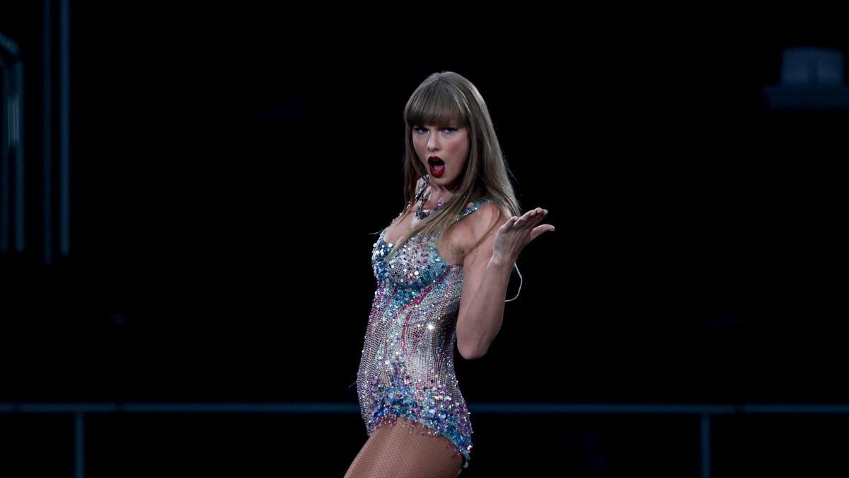 Archivo - La cantante Taylor Swift durante la primera de sus dos actuaciones en el Estadio Santiago Bernabéu, a 29 de mayo de 2024, en Madrid (España). La artista estadounidense Taylor Swift actúa hoy y mañana, 30 de mayo, en el nuevo Estadio Santiago Ber