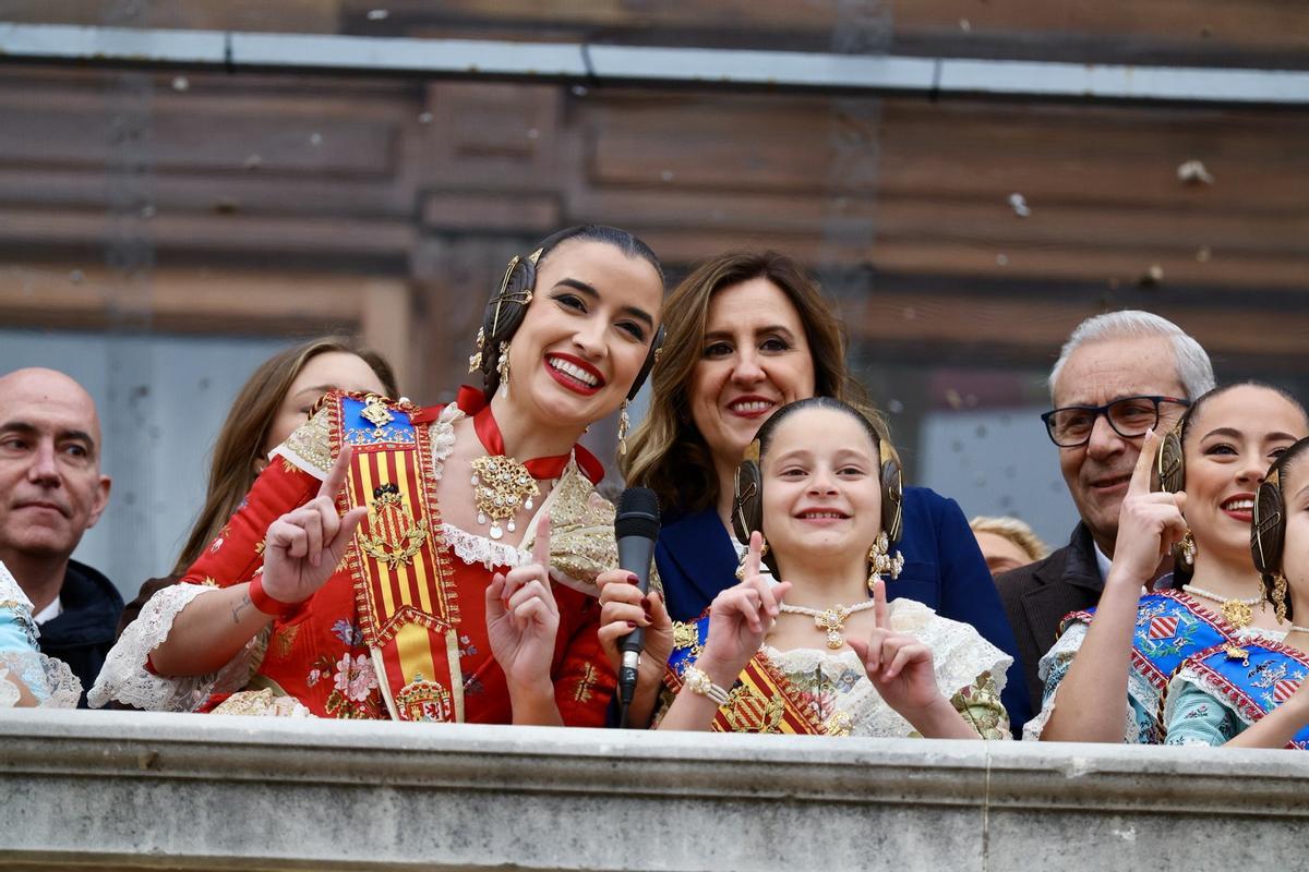 "Pirotècnic" en lengua de signos