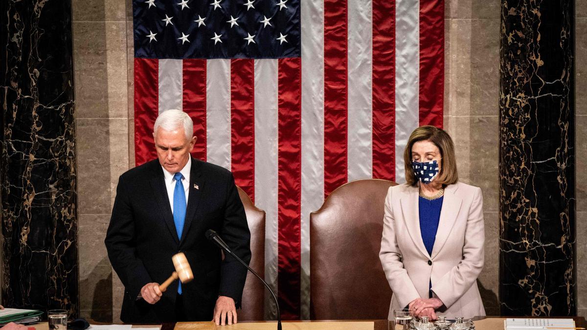 Mike Pence y Nancy Pelosi presiden la sesión conjunta del Congreso de EEUU.