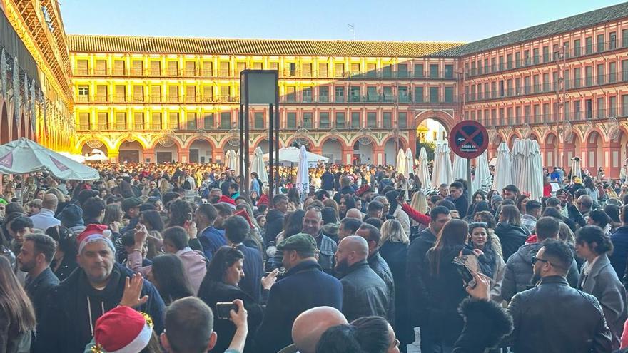 Miles de personas disfrutan de una 'Tardebuena' muy especial en La Corredera