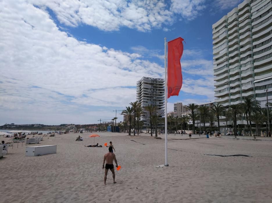 Banderas "mixtas" en la Playa de San Juan