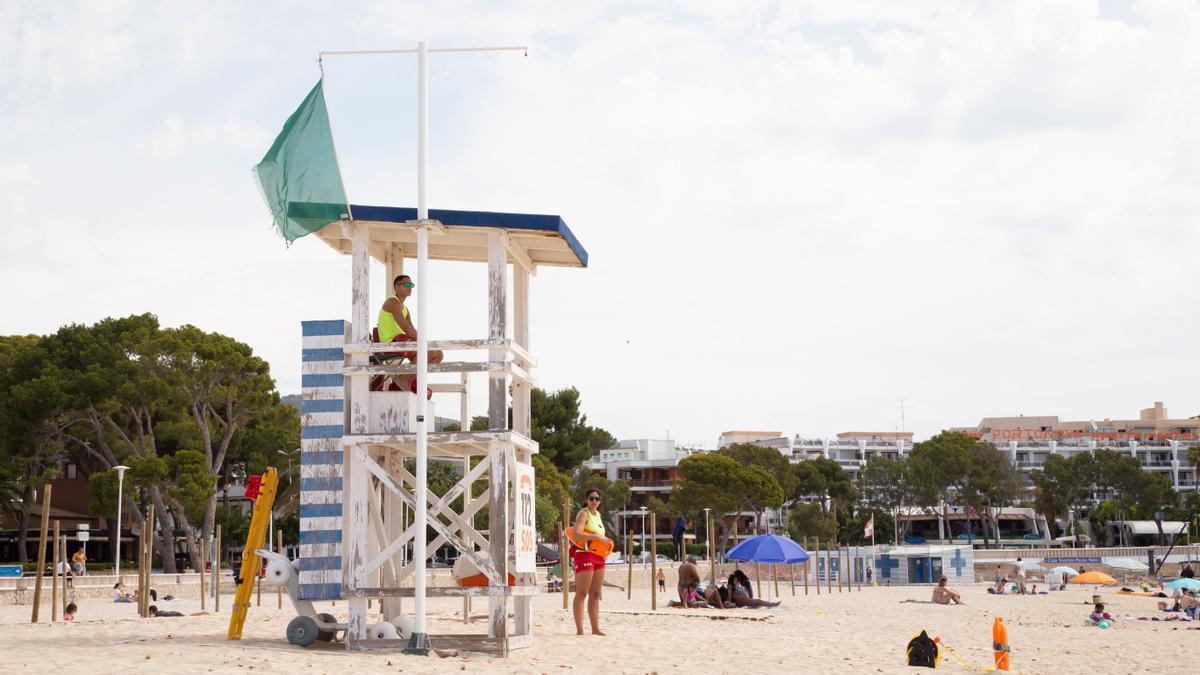 Huelga de socorristas en las playas de Palma: Cort pide a la empresa que vigila las playas que cumpla con la mejora salarial.