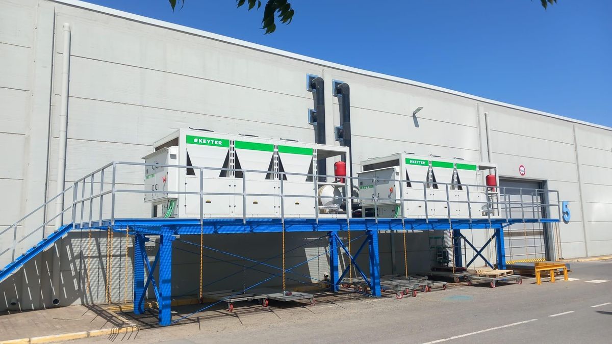 Infrico Supermarket refuerza la sostenibilidad de sus instalaciones en Lucena con un nuevo sistema de climatización.