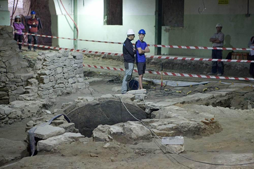 Visita de la alcaldesa de Gijón y los portavoces municipales a las obras de Tabacalera