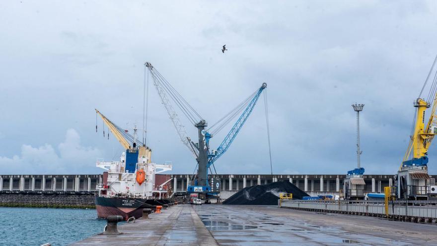 El Puerto de A Coruña amortiza 10 millones al Estado antes de tiempo a cambio de renegociar los intereses