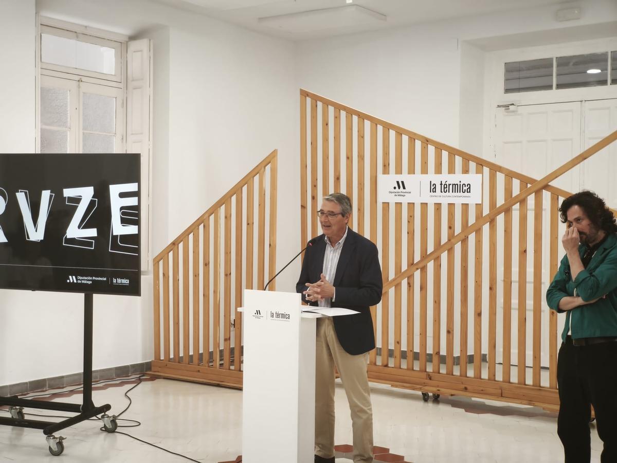 Francisco Salado presentando la iniciativa
