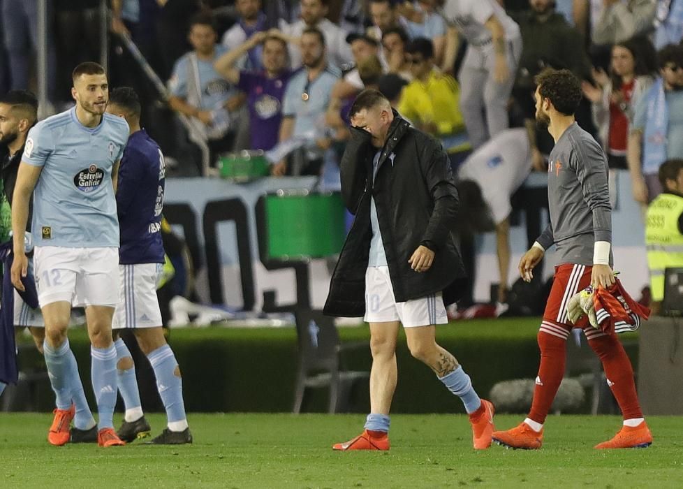 IAGO ASPAS 30-3-19 Ricardo Grobas Llorando tras su reaparici�n y remontada ante el Villarreal durante ANosaReconquista.jpg