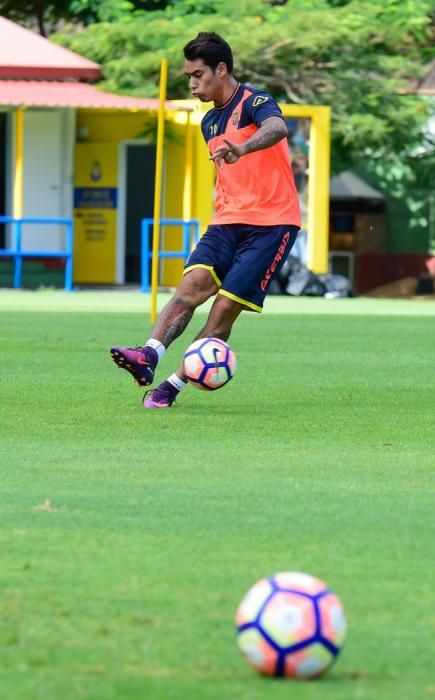 Entrenamiento UD Las Palmas en Barranco Seco ...