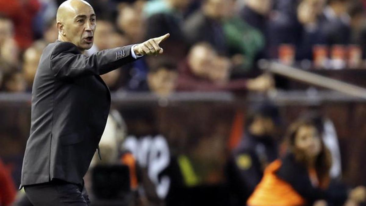 Pako Ayestaran ha sido cesao como entrenador del Valencia