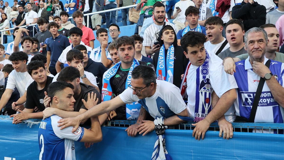 Alcoyano - Real Madrid Castilla: estas son las imágenes del descenso a Segunda Federación