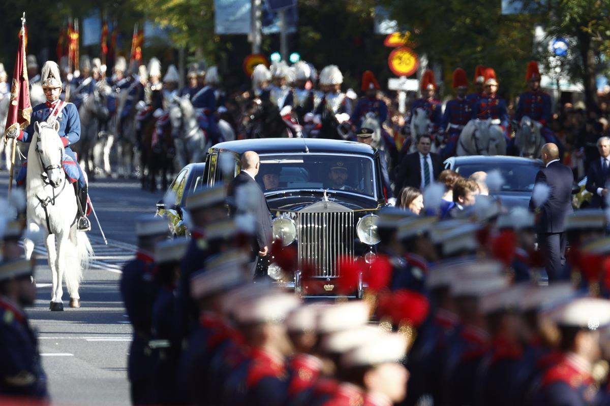 Desfile militar del Día de la Fiesta Naciona del 12 de octubre