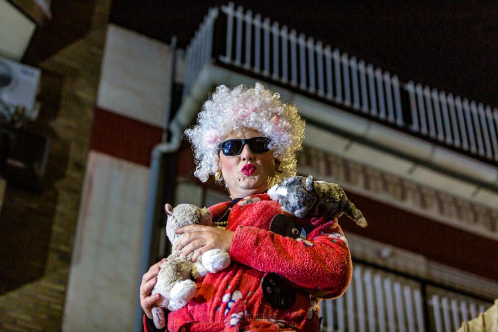 Desfile de carrozas de las fiestas de Benidorm