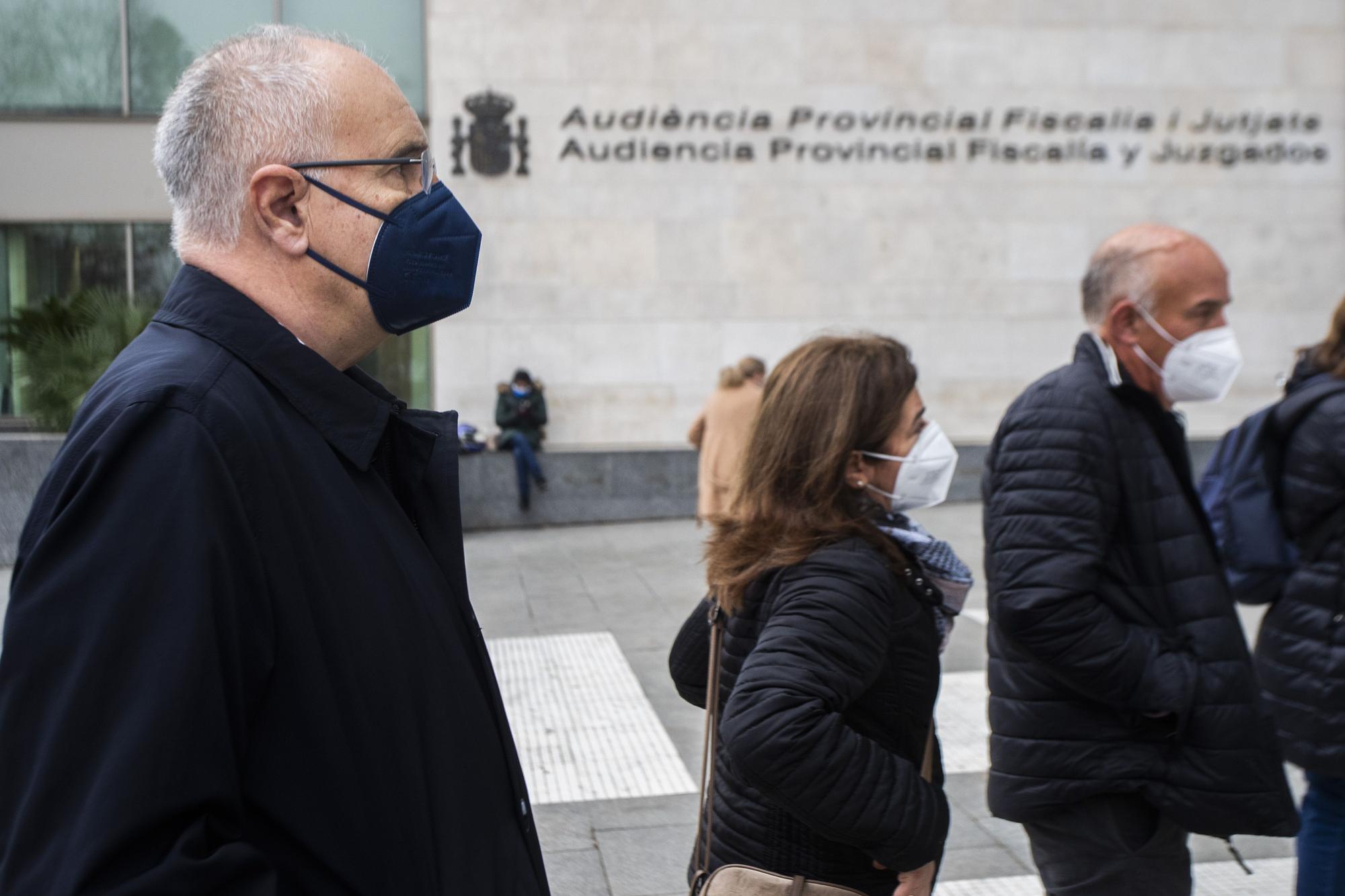 Juicio Caso Cooperación: Suspenden el juicio del caso Blasco tras desmayarse un acusado