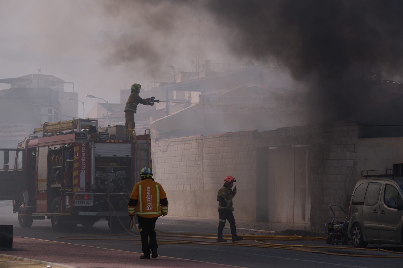 Así ha sido el incendio de una casa en Benejúzar