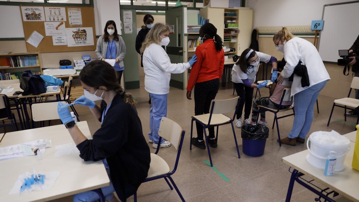 Arranca vacunación en niños