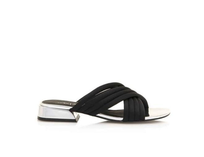 Zapatos rebajas: sandalia metalizada de Sixty Seven
