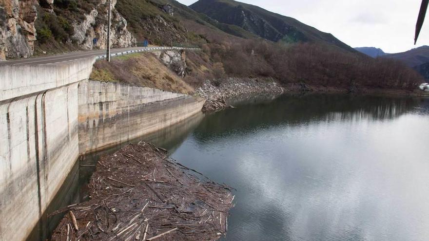 El pantano de Tanes, en el concejo de Caso.