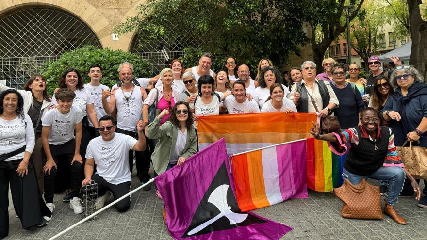 La asociación LGTQ Ben Amics conmemora el Día Internacional de la Visibilidad Lésbica en la plaza Santa Pagesa de Palma