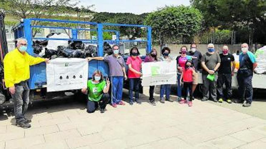 Castellolí recull més d’una tona de residus en la jornada «Let’s Clean Up Europe» | AJUNTAMENT DE CASTELLOLÍ