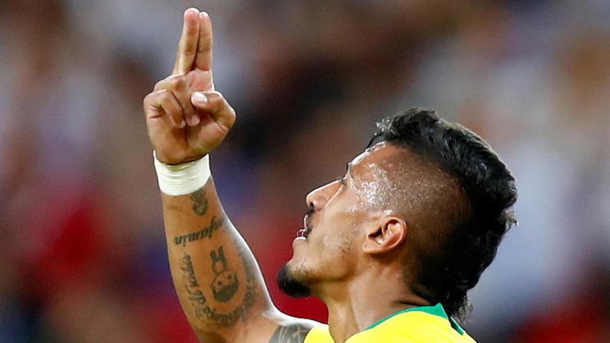 La connexió blaugrana Coutinho-Paulinho guia el Brasil als vuitens de final