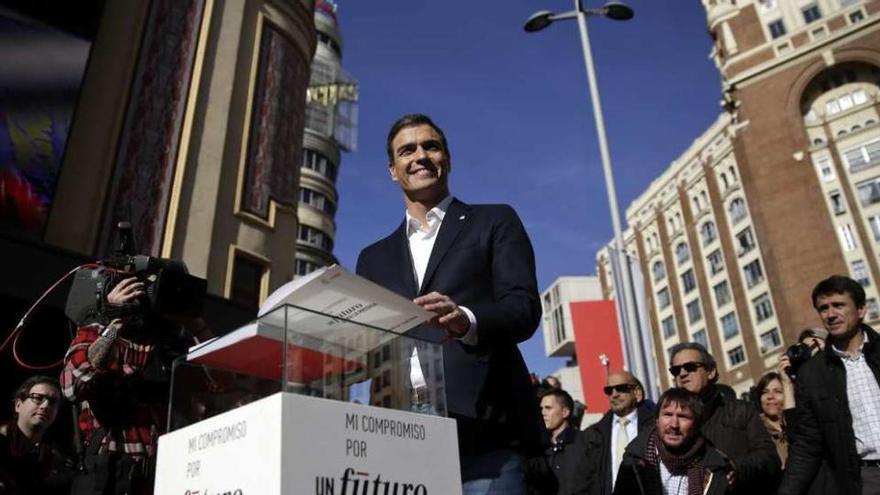 Pedro Sánchez, durante un mitin ayer en Madrid. // Reuters