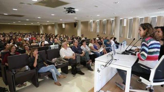 Los docentes comparten sus experiencias educativas