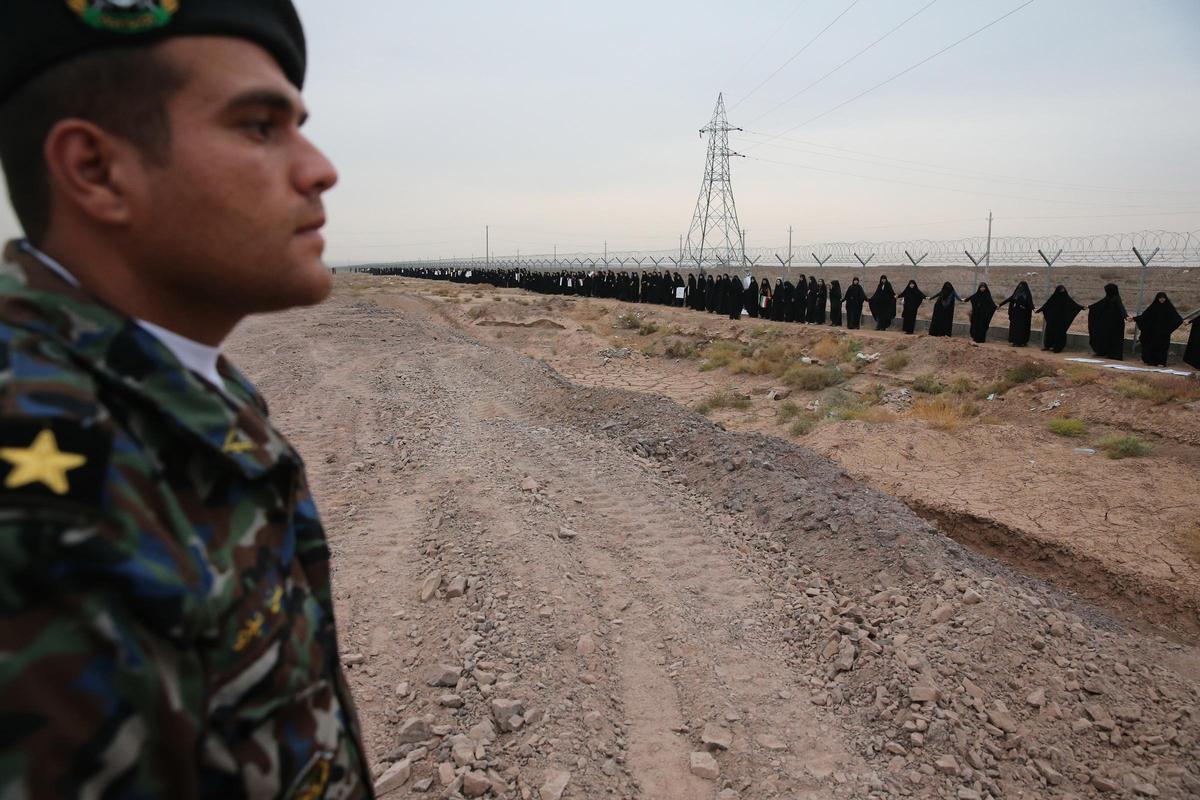 Archivo - Concentración en Irán ante la instalación nuclear de Fordo