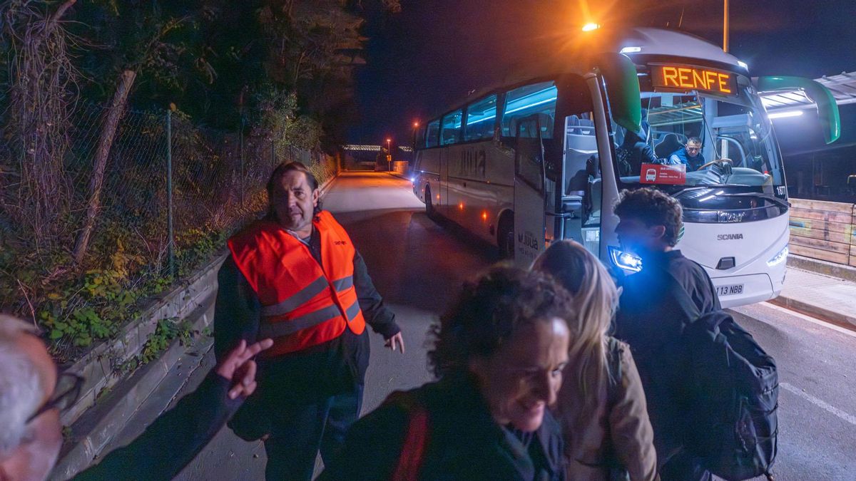 Empieza el macrocorte de la R3: "Prefiero el autobús al tren"