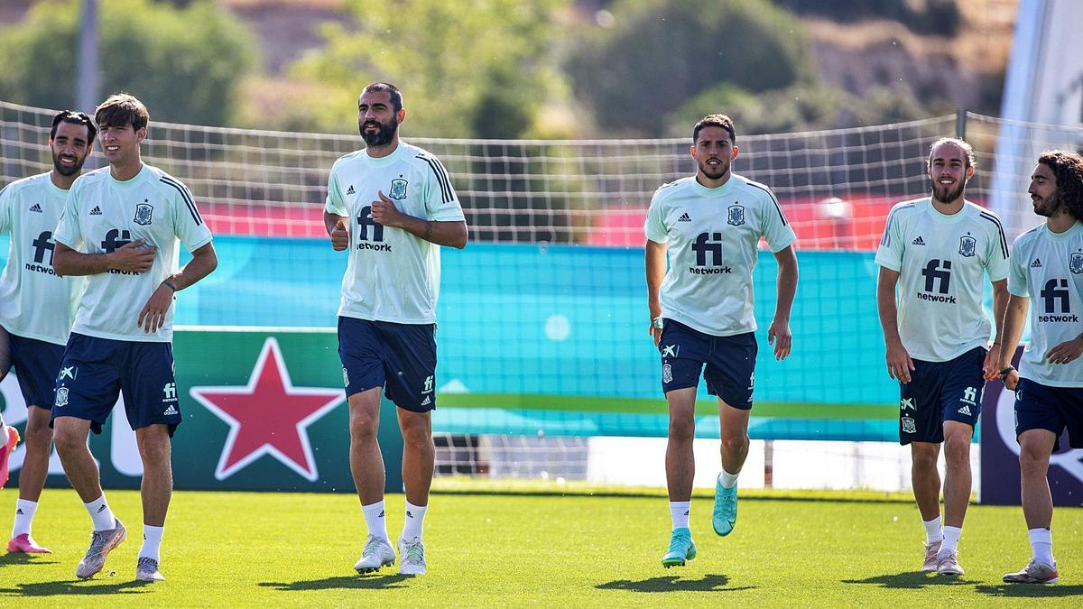 Brais Méndez, izquierda, con la selección. // P. GARCÍA