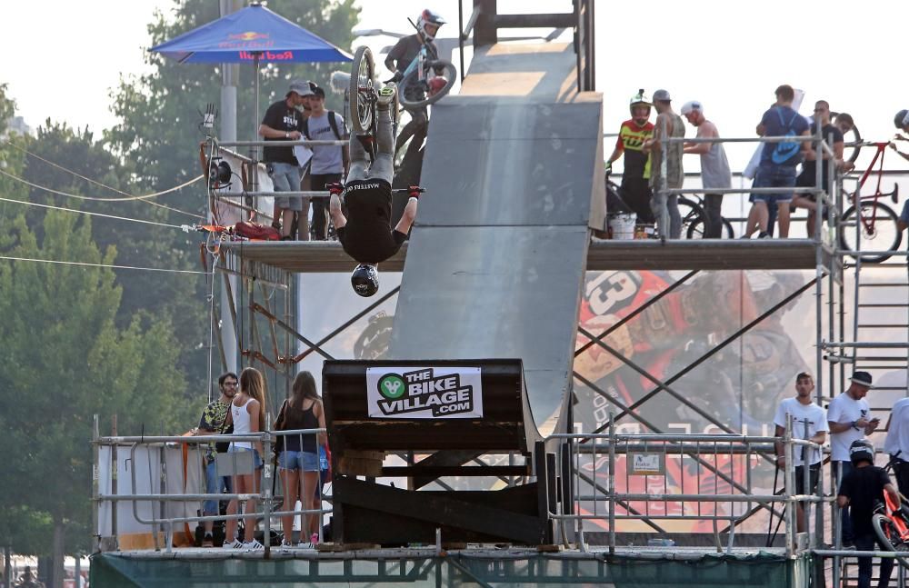 La prueba clasificatoria del campeonato del mundo de skate y la de BMX captan la atención de un público entregado