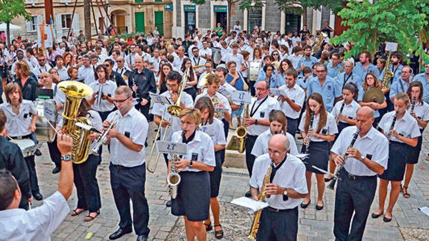 Porreres se viste de música