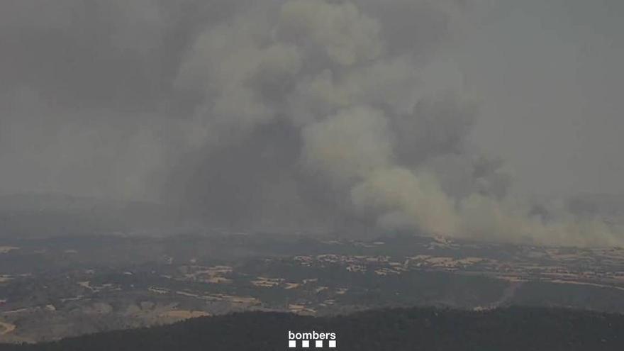 Confinan los municipios de Biosca y Sanaüja, así como los núcleos de Massoteres y Torrefeta i Florejacs, debido a un incendio en la comarca de La Segarra.