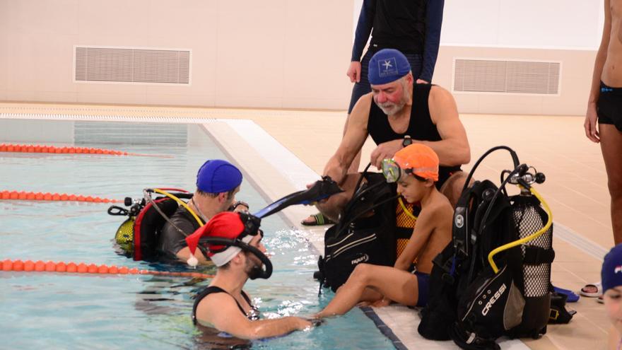 El Club Buceo Ons organiza hoy un bautismo solidario a cambio de juguetes