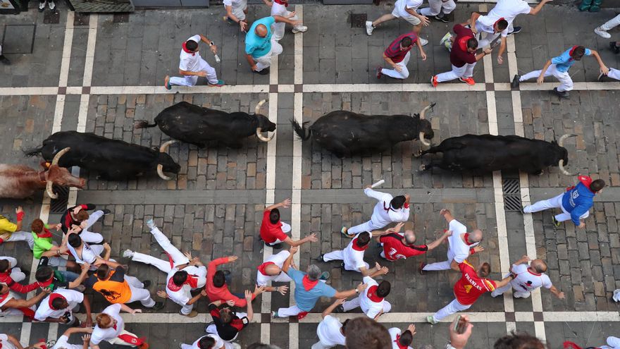 Directo | Los rápidos y peligrosos Jandilla, protagonistas del quinto encierro en Pamplona