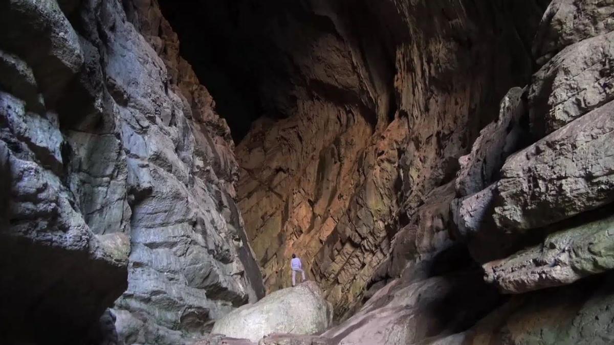 Esta es la cueva de Málaga que tiene más de 25 lagos en su interior.