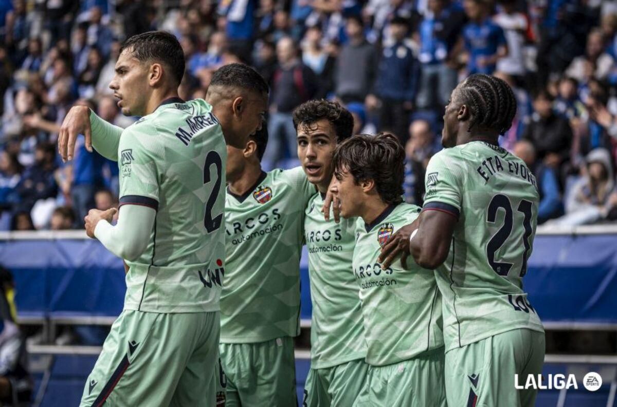 Los jugadores del Levante UD celebrando uno de los goles